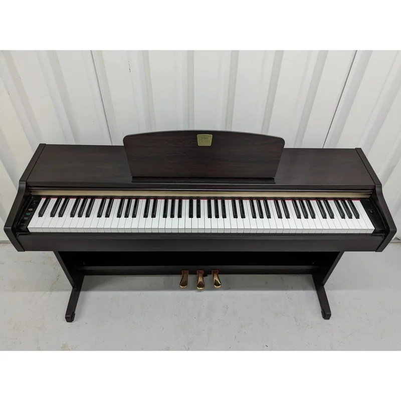 YAMAHA CLP-115 - Nah Music