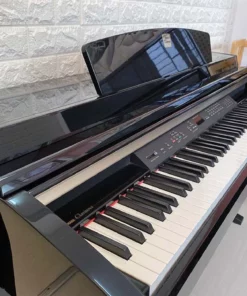 YAMAHA CLP-240 PE