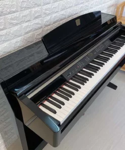 YAMAHA CLP-240 PE