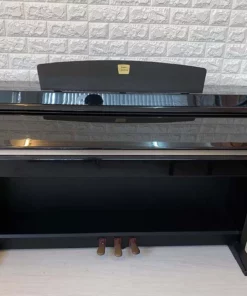 YAMAHA CLP-240 PE