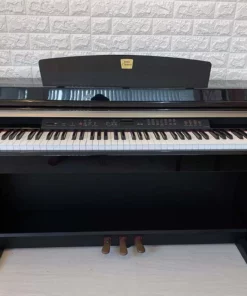 YAMAHA CLP-240 PE