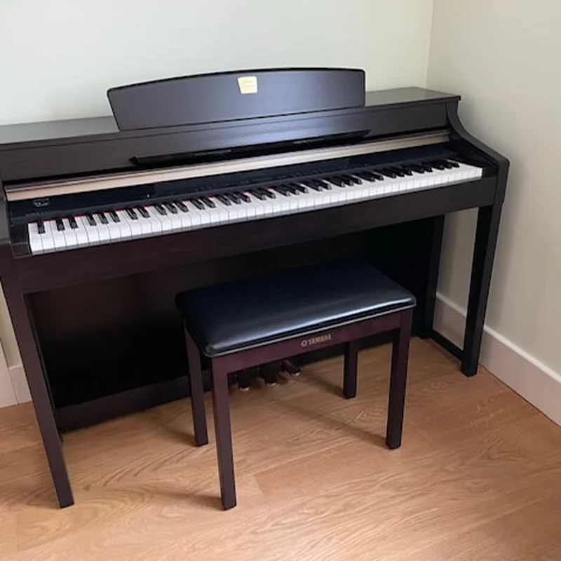 YAMAHA CLP-370 R - Nah Music