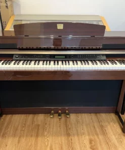 YAMAHA CLP-380 M