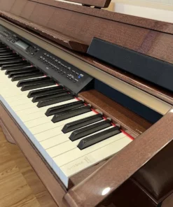 YAMAHA CLP-380 M