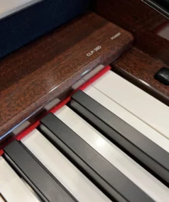 YAMAHA CLP-380 M