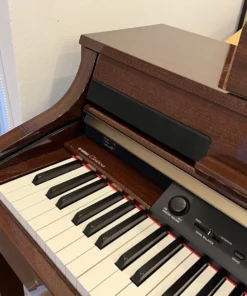 YAMAHA CLP-380 M