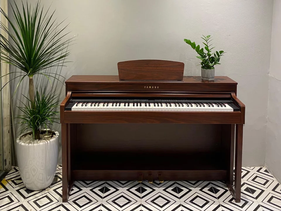 YAMAHA CLP-430 M