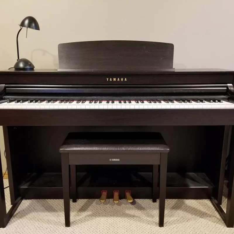 YAMAHA CLP-440 M