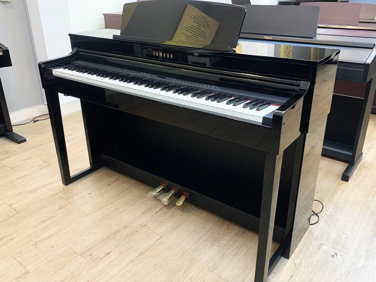 YAMAHA CLP-440 PE