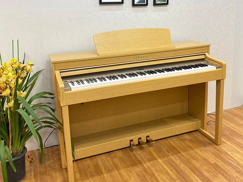 YAMAHA CLP-440 C