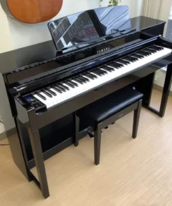 YAMAHA CLP-575 PE