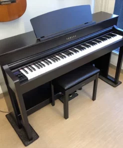 YAMAHA CLP-575 R