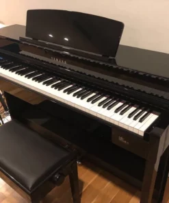 YAMAHA CLP-575 B