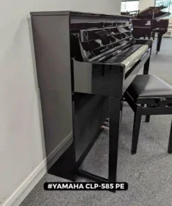 YAMAHA CLP-585 PE