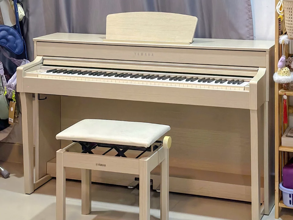 YAMAHA CLP-635 WA - Nah Music