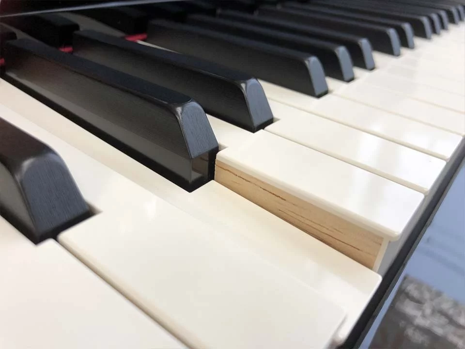 YAMAHA CLP-645 PE - Nah Music