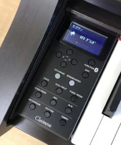 YAMAHA CLP-675 B