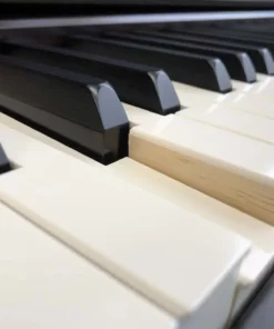 YAMAHA CLP-675 B