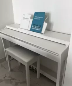 YAMAHA CLP-725 WH