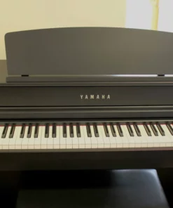 YAMAHA CLP-745 B