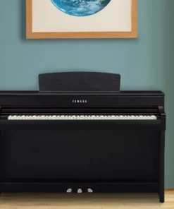 YAMAHA CLP-745 B