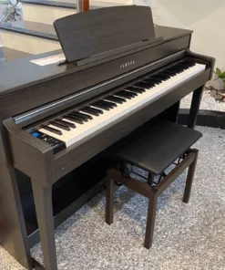YAMAHA CLP-745 DW (USED)