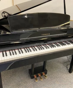 YAMAHA CLP-765GP WH (USED)