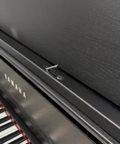 YAMAHA CLP-775 B
