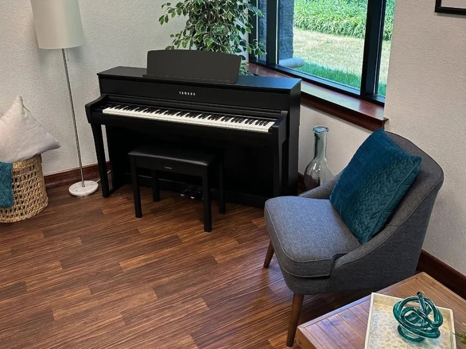 YAMAHA CLP-775 B tại Nah Music TP.HCM – Không gian trưng bày