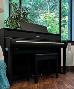 YAMAHA CLP-775 B
