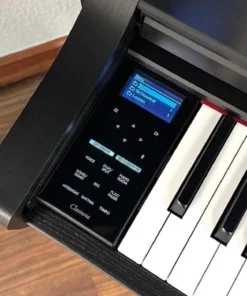 YAMAHA CLP-775 B