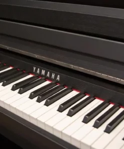 YAMAHA CLP-785 B (USED)