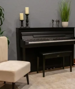 YAMAHA CLP-785 B
