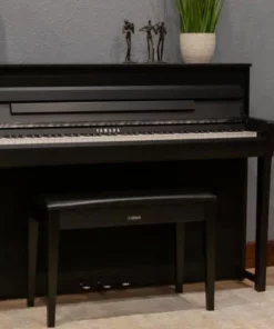 YAMAHA CLP-785 B