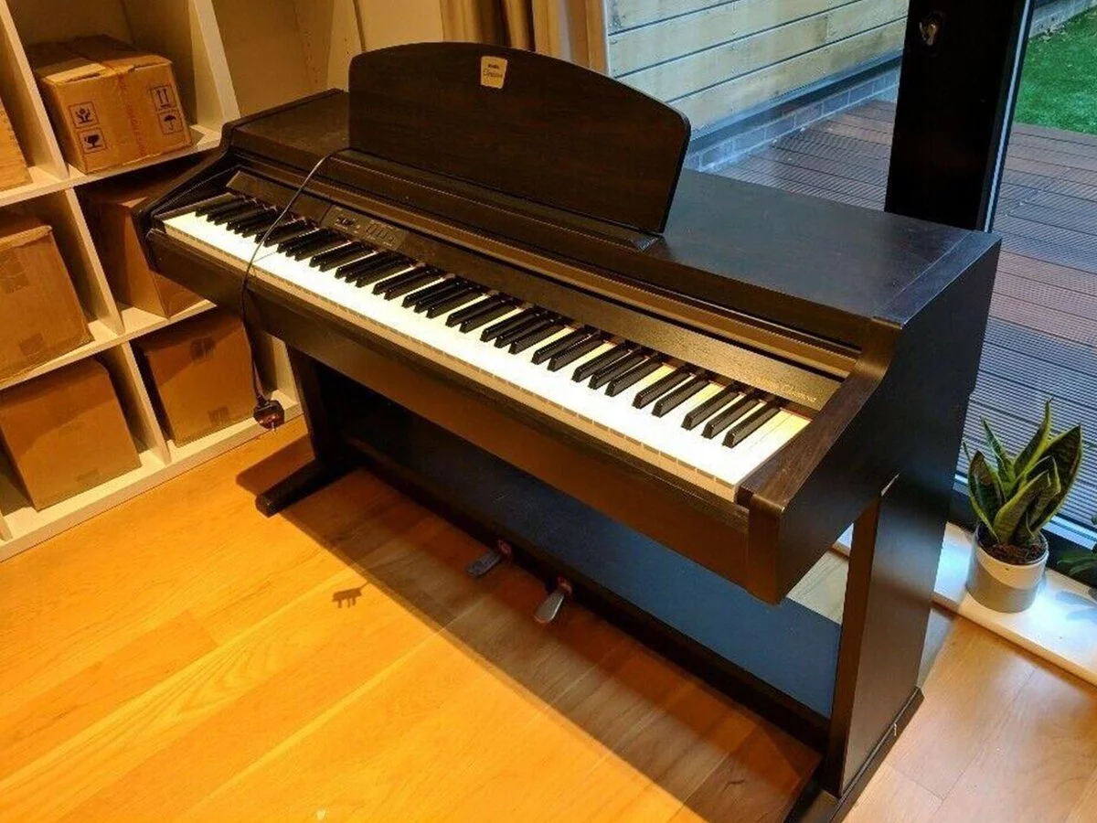 YAMAHA CLP-920 - Nah Music