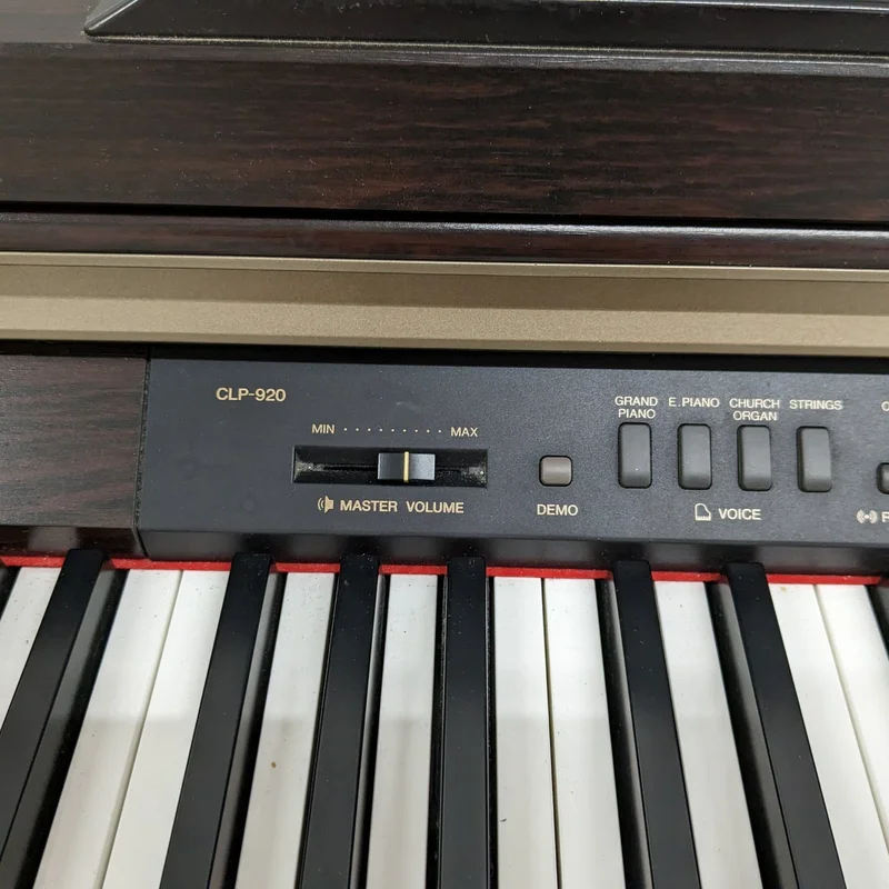 YAMAHA CLP-920 - Nah Music