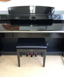 YAMAHA CLP-370 PE