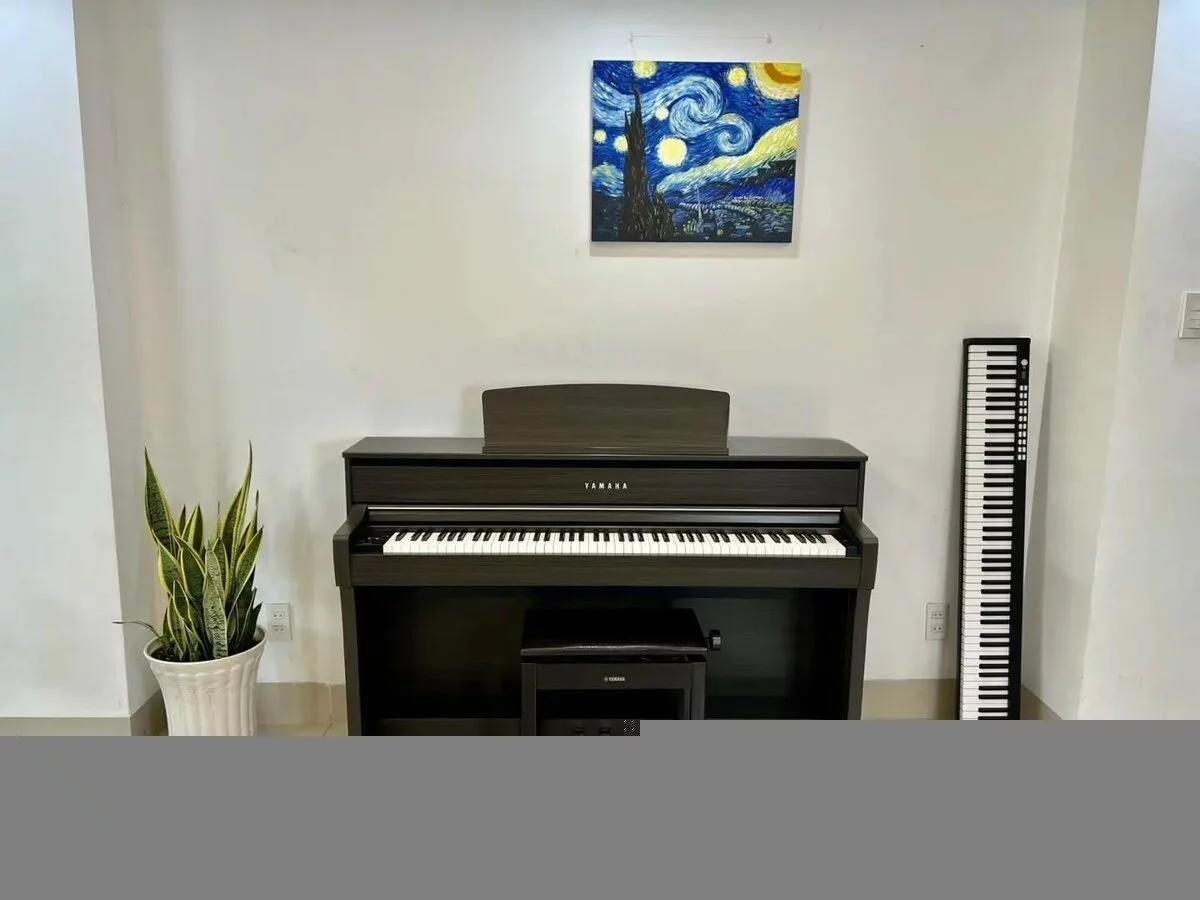 YAMAHA CLP-675 DW