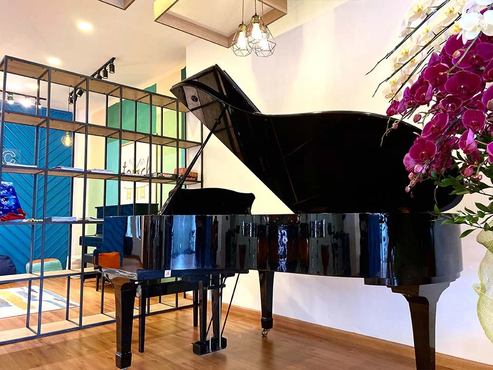 YAMAHA G5E