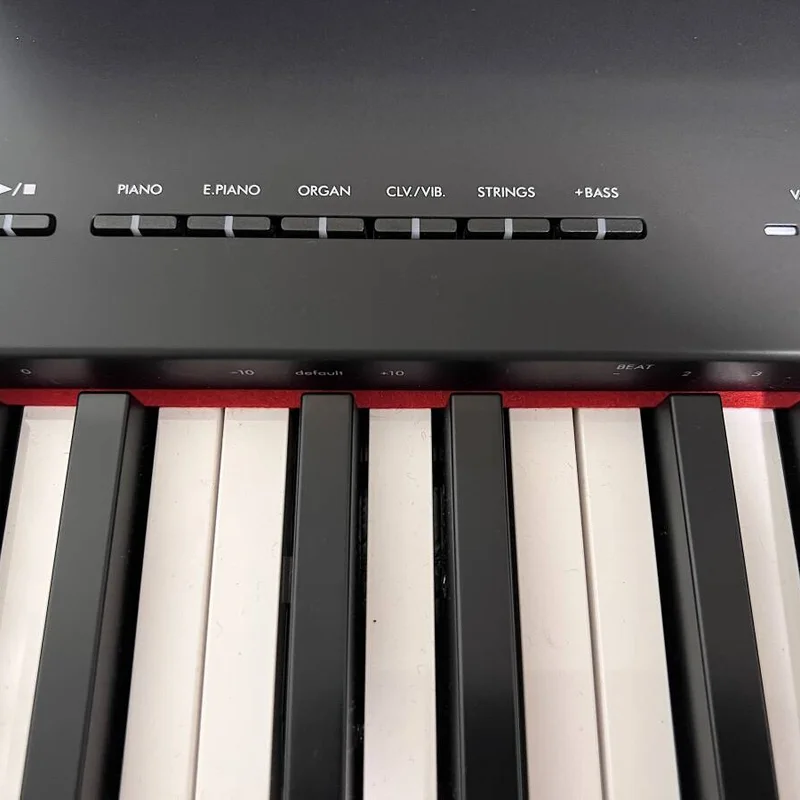 YAMAHA P-225B (Only Piano) – Mặt sau và hệ thống dây đàn Yamaha