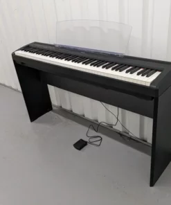 YAMAHA P-95