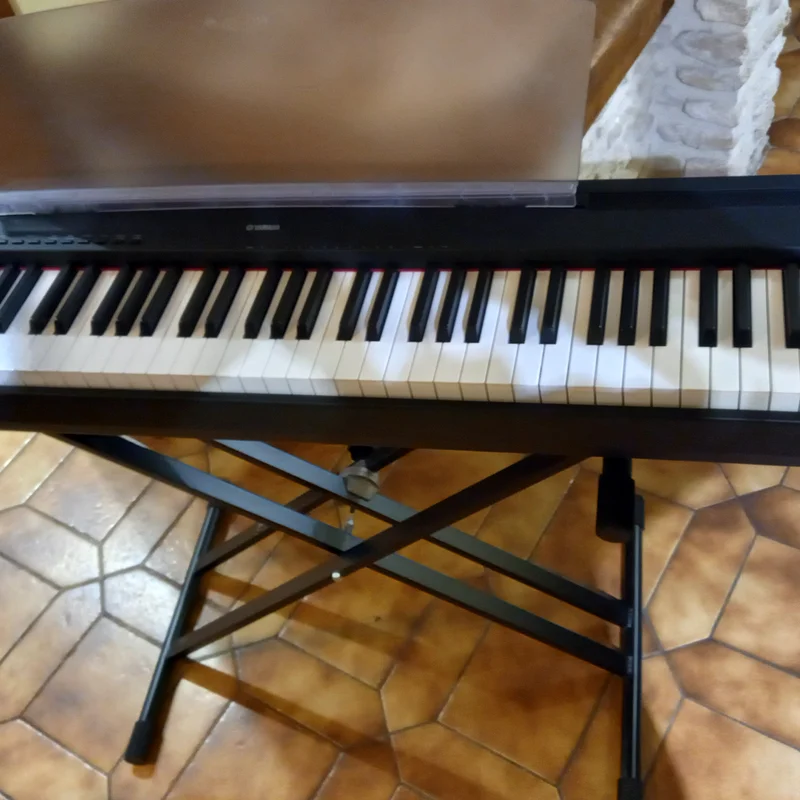 Yamaha P-95 tại showroom Nah Music, TP.HCM