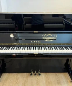 YAMAHA U1A