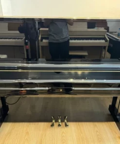 YAMAHA U1A