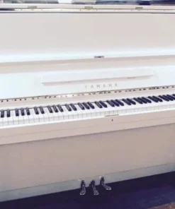 YAMAHA U1E Wh