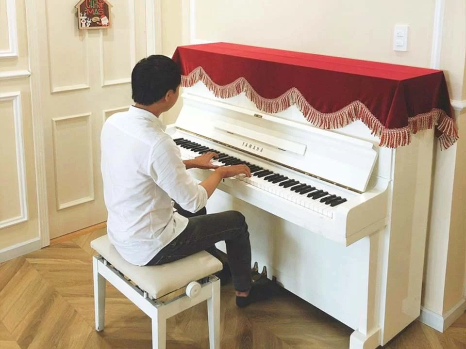Yamaha U2F WH - Nah Music