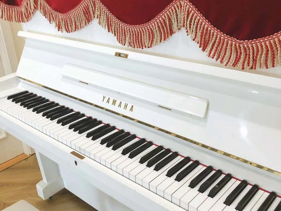 Yamaha U2F WH - Nah Music