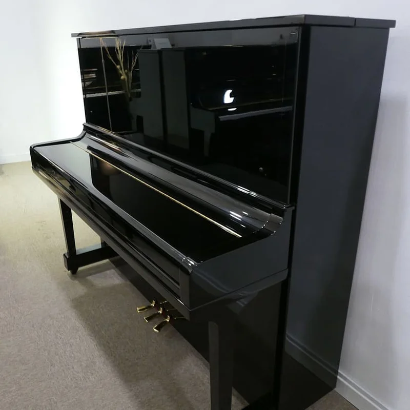Review YAMAHA U30 RW – Hình ảnh thực tế tại showroom Nah Music