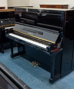 YAMAHA U30A