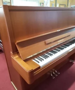 YAMAHA U7H